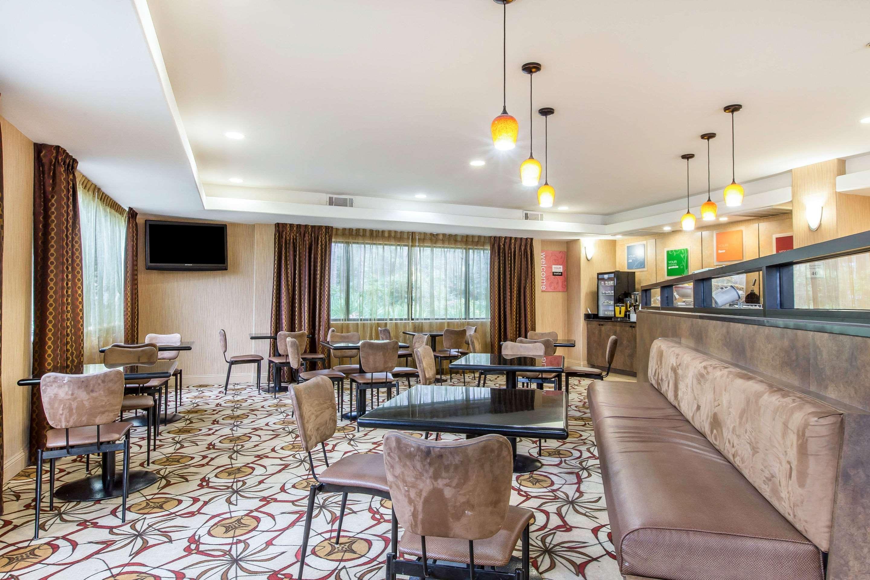 คอมฟอร์ต สวีท คิงส์ เบย์ นาวาล เบส แอเรีย Hotel คิงส์แลนด์ ภายนอก รูปภาพ
